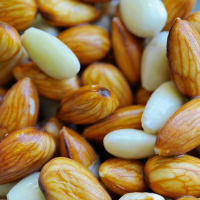 DIY Almond Milk :: In under 5 minutes